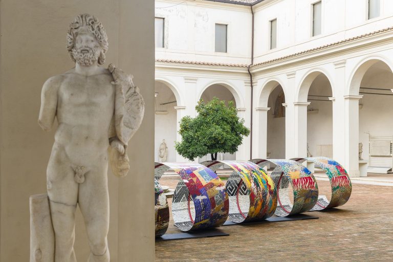 Columna mutãtio - LA SPIRALE, Installation view – Courtesy Museo nazionale Romano e l'artista, ph Sebastiano Luciano